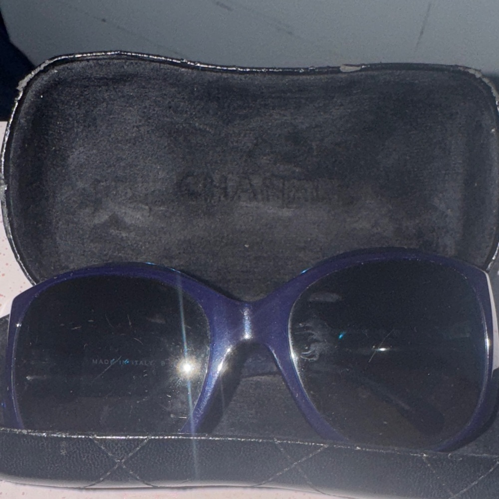 Chanel sunglasses - Picture 2 of 2